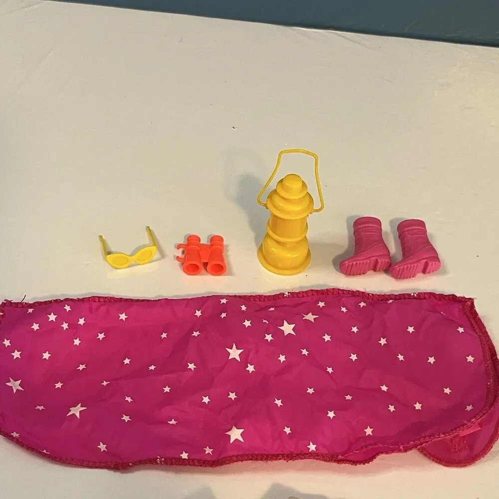 Vintage 1993 Mattel “Camp Barbie” #11074 Fashion Lot 6 Piece Set